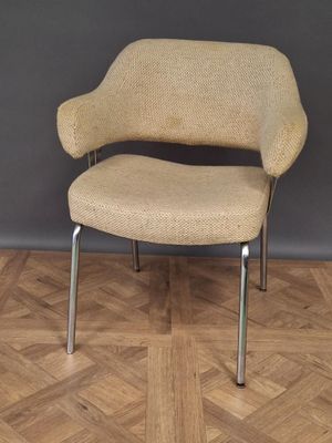 Fauteuil visiteur à structure en métal chromé, assise et dos…