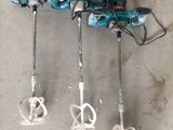 a lot of tools that are sitting on the floor