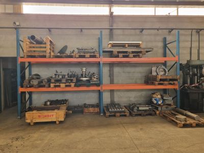 Rack pour charges lourdes (3 échelles) avec lot d'outillages… - Photo 1