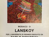 une image représentant une affiche sur laquelle figure une photo d'une ville