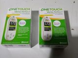 deux boîtes d'OneTouch Verio posées sur une table blanche