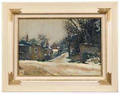 une image représentant un tableau d'une rue enneigée avec des maisons en arrière-plan