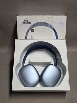 une image représentant une paire d'écouteurs bleus dans une boîte