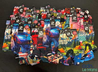 plusieurs paires de boxers Spider-Man pour homme sur fond noir