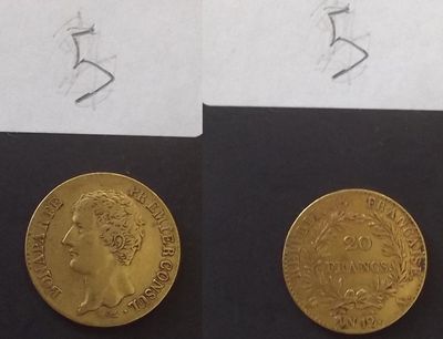 deux pièces d'or sur lesquelles figure, d'un côté, le portrait d'un homme et, de l'autre, celui d'une femme