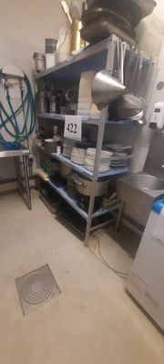 une photo d'une cuisine remplie d'appareils électroménagers