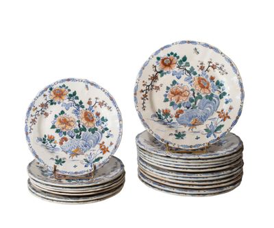 a lot of plates that are stacked on top of each other