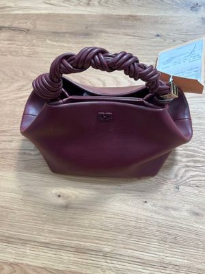1 Sac à main de couleur rouge de marque GANNI type BOURGOGNE…