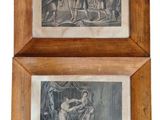 deux gravures encadrées représentant un homme et une femme, dans un cadre en bois