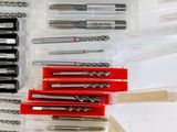 many different types of drill bits in this case