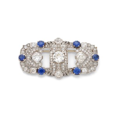 une broche Art déco en saphir et diamants