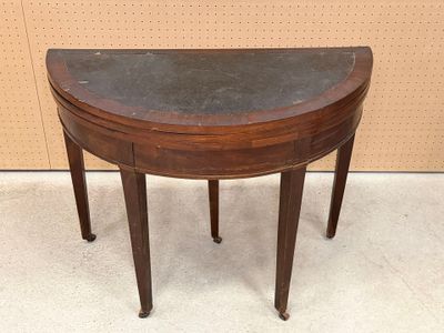 Table demi lune en placage d'acajou