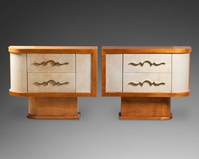 une paire de buffets Art déco dans le style de Person