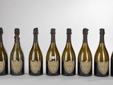 six bouteilles de champagne alignées