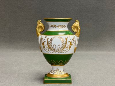 Vase en porcelaine de style Empire.