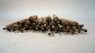 a lot of sticks that are sitting on a table