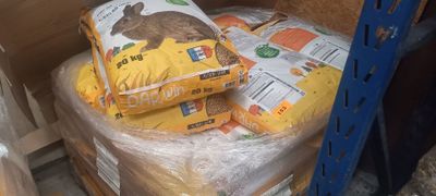 Environ 25 Sacs d'aliments pour lapins granulés DARWIN - Photo 1