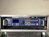 une image d'un four à micro-ondes avec la porte ouverte