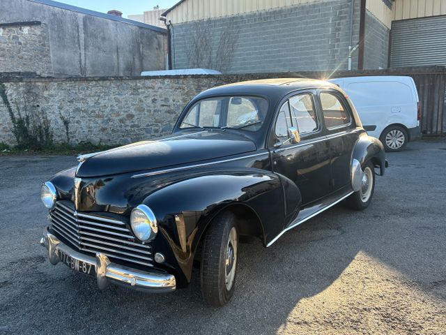 Suite succession, Véhicule particulier PEUGEOT 203 C, immatriculé...
