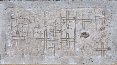 une image représentant une pierre sur laquelle figure un dessin