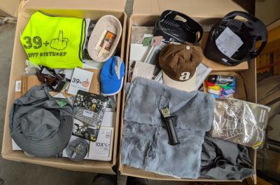 231 / 1 palette de 160 kg de mix ( médaille, housse de…