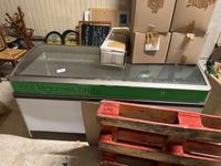 1 Congélateur bahut vitré L 170cm