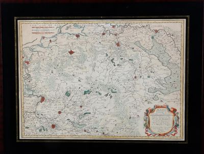 un vieux plan de la ville de londres dans un cadre en bois