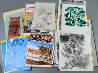 beaucoup de cartes et de dessins sur la table