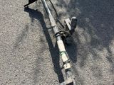 un vélo qui a été laissé dans la rue