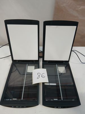 Lot de deux scanners à plat de la marque Canon, équipements …