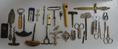 many different types of tools that are on the wall