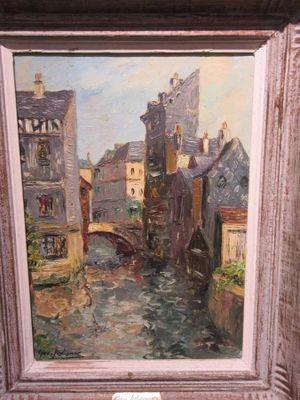 tableau représentant une rivière traversant une ville avec des bâtiments et un pont