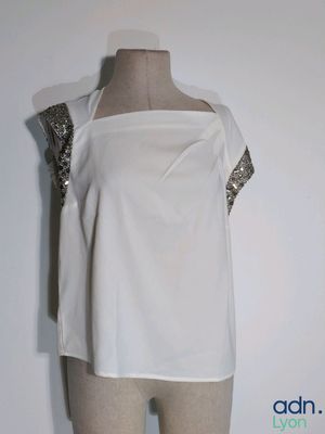 the top of a mannequin mannequin with sequins on it