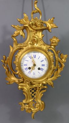 Cartel d'applique en bronze doré ajouré à décor de rocaille …