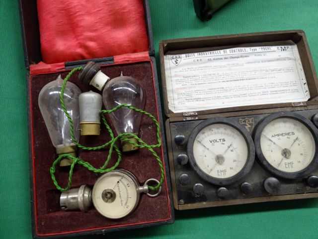 Lot de voltmètre et ampèremètre