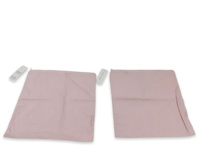 deux linges roses posés l'un sur l'autre