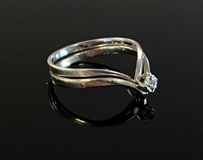 Lot de 2 bagues en or 750/00, l'une ornée d'un petit brillan…