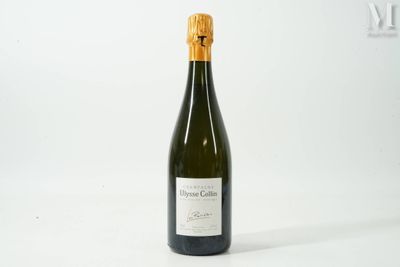 une bouteille de vin posée sur la table