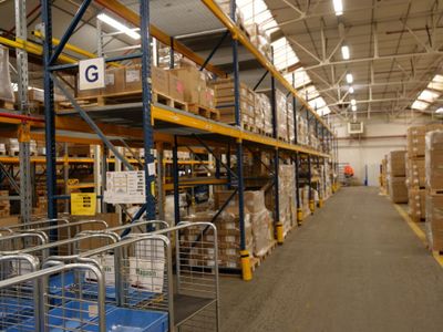 Contenues Dans LA Travee G, 48 Palettes DE Fourniture Pour F…