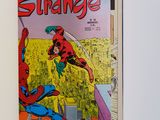 Spider-Man et Spider-Man survolent une ville dans une bande dessinée