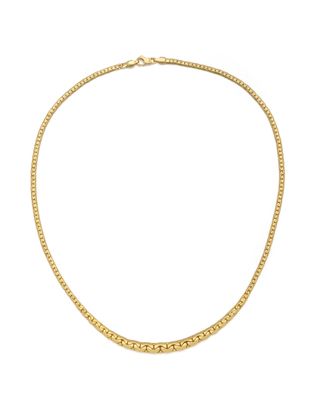 un collier en or jaune avec une chaîne sur fond blanc
