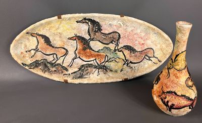 VALLAURIS. Plat à poisson en céramique avec son vase soliflo…