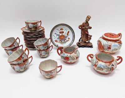 CHINE, XXe siècle Partie de service à thé en porcelaine à dé…