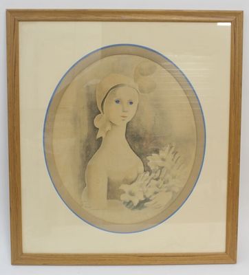 Madeleine Lecka ? Dame au bouquet d'arhums.