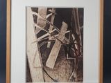 une image représentant une photo en noir et blanc d'une structure en bois