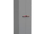 une armoire grise surmontée d'une poignée rouge