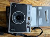 a camera that is sitting on top of a table