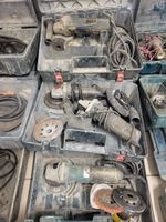 Lot d'outillage électroportatif Makita et Bosch en coffrets,… (photo 2)