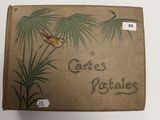 une boîte sur laquelle est représenté un oiseau