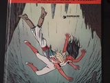 une image tirée d'une bande dessinée montrant une femme tombant d'une falaise